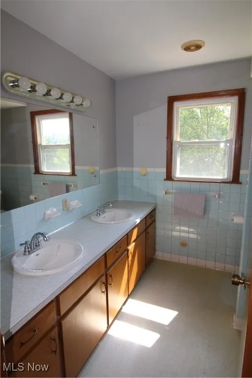 Full bathroom