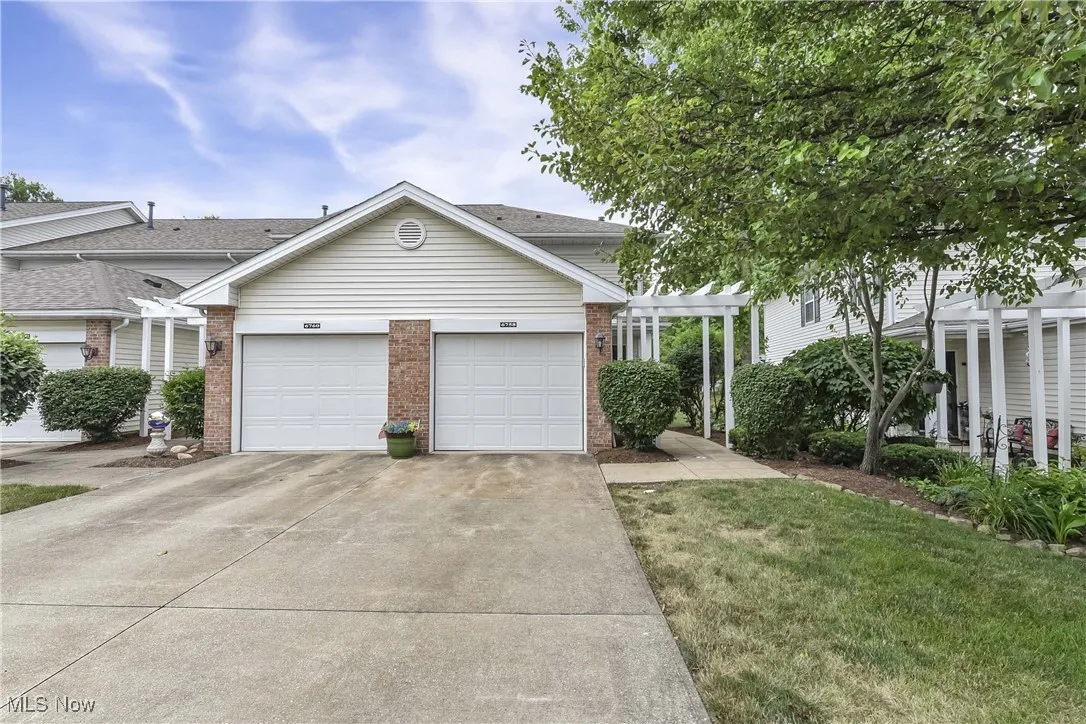 6758 Quarrystone Lane, Middleburg Heights, Ohio,MLS Now Listing ID