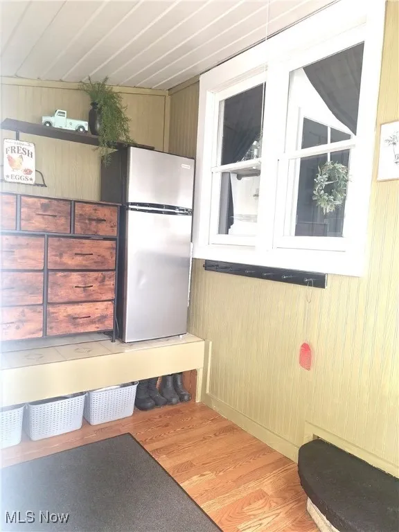 Side entry to Kitchen