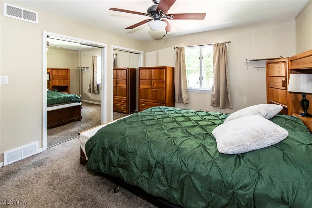 Twin Closets in Master Bed