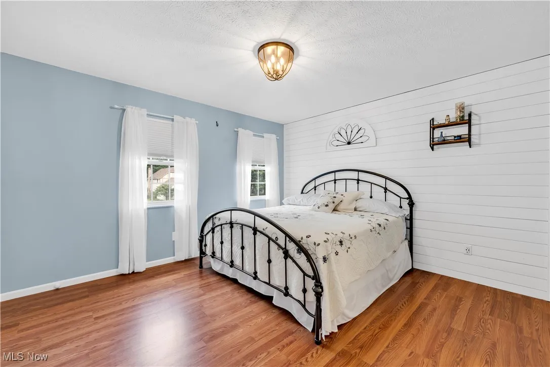 PRIMARY BEDROOM SUITE