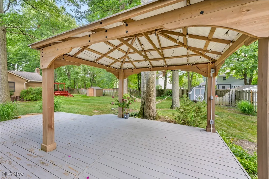 BACKYARD PERGOLA - DECK -