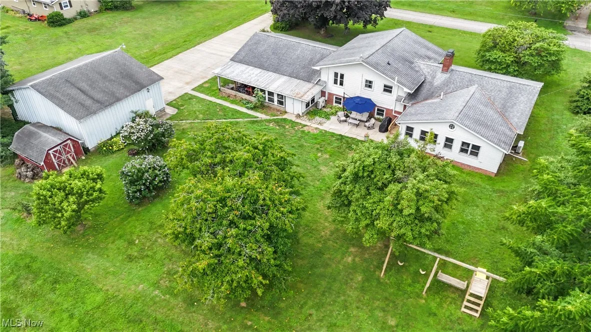 Aerial view of property and surrounding area