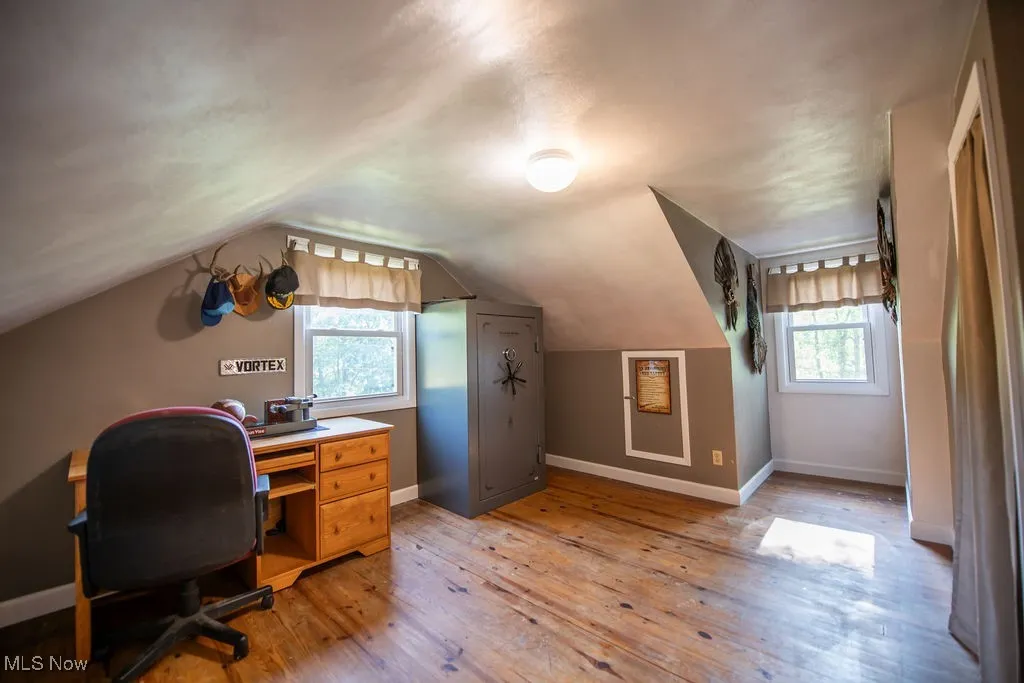 View of office / bedroom area