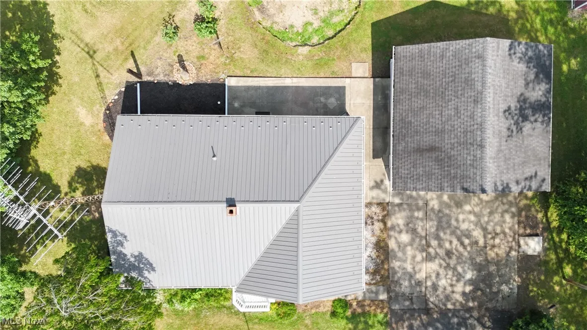 Aerial view of property and surrounding area