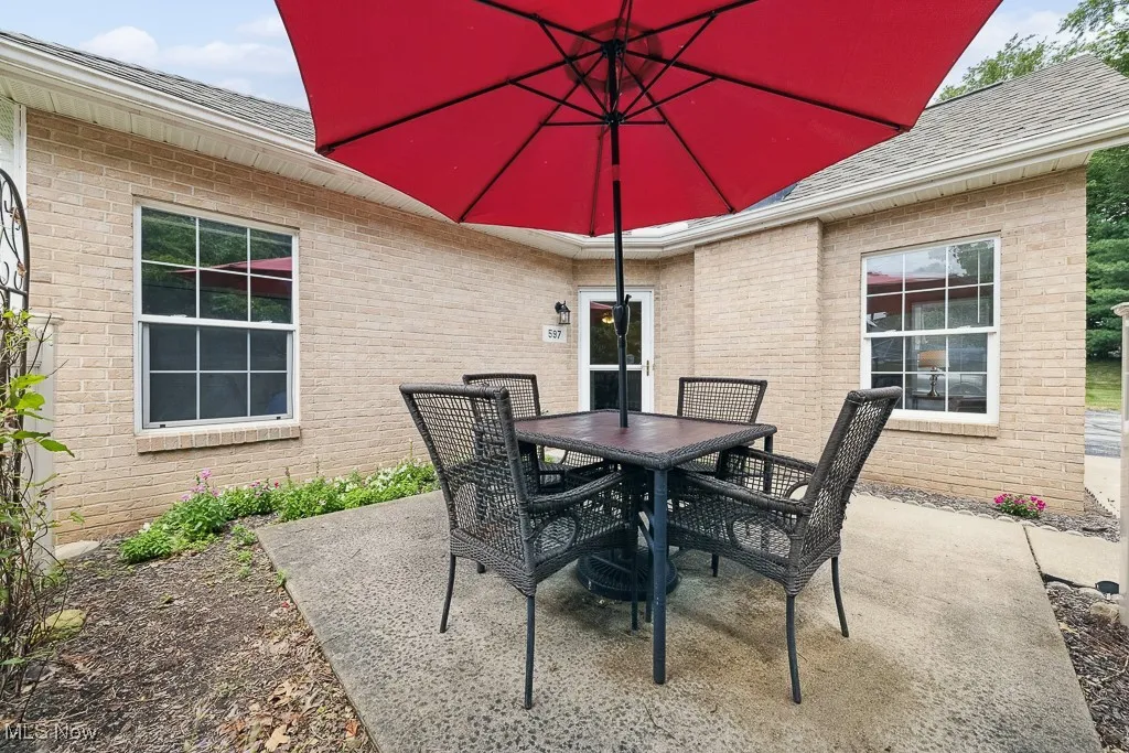 View of patio / terrace with outdoor dining space