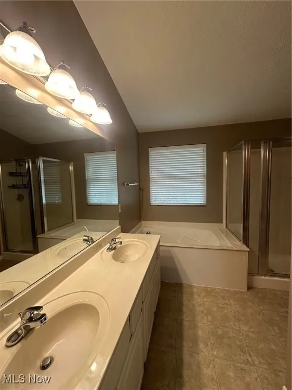 MSTR Full Bath