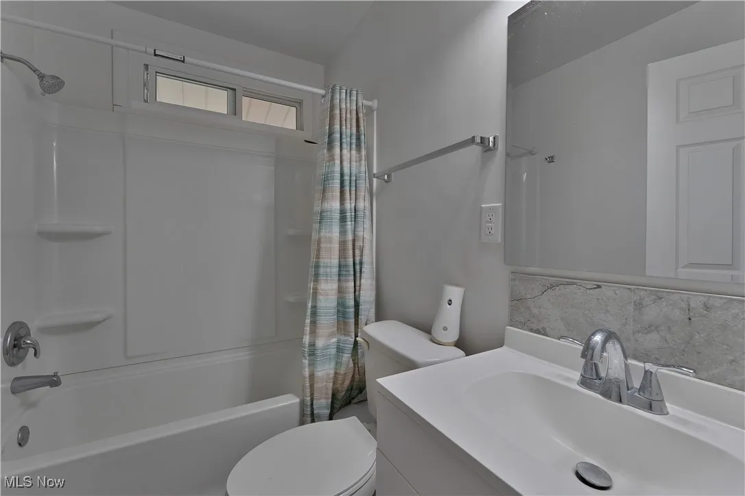 476 Blossom Avenue, Campbell, Ohio,MLS Now Listing ID