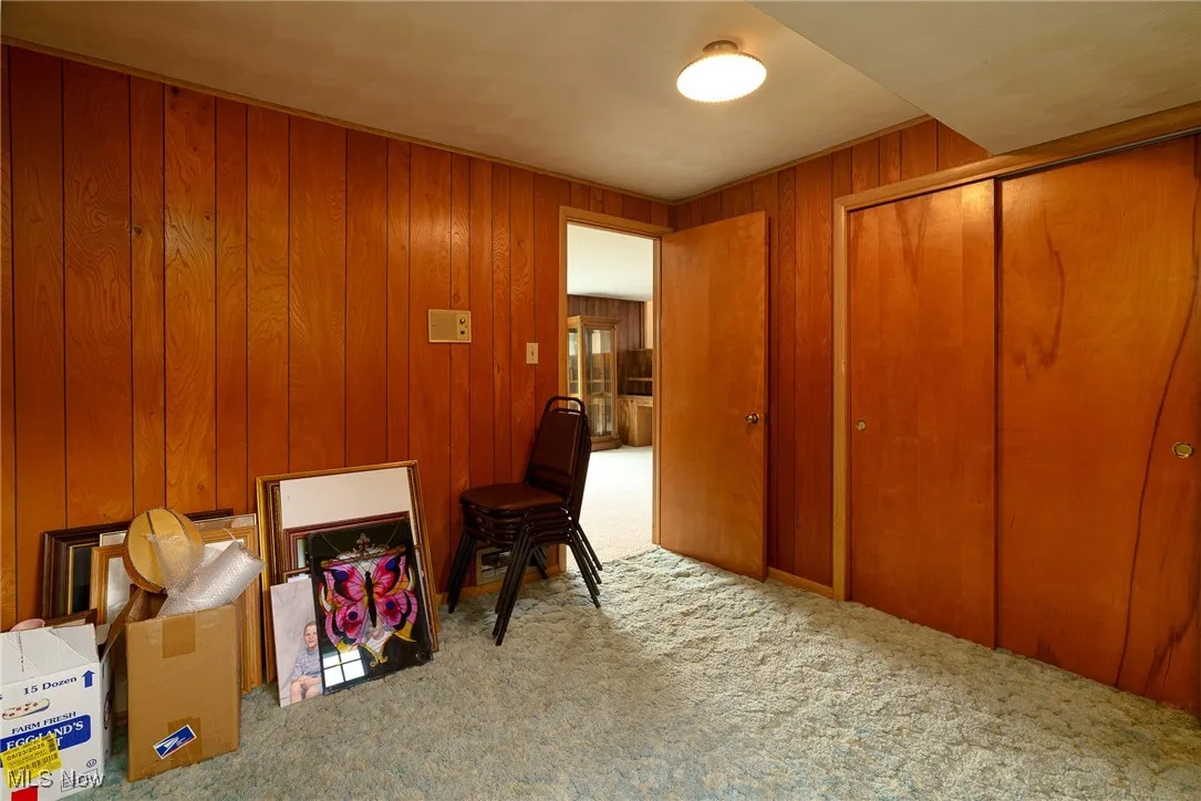 Great guest bedroom or office