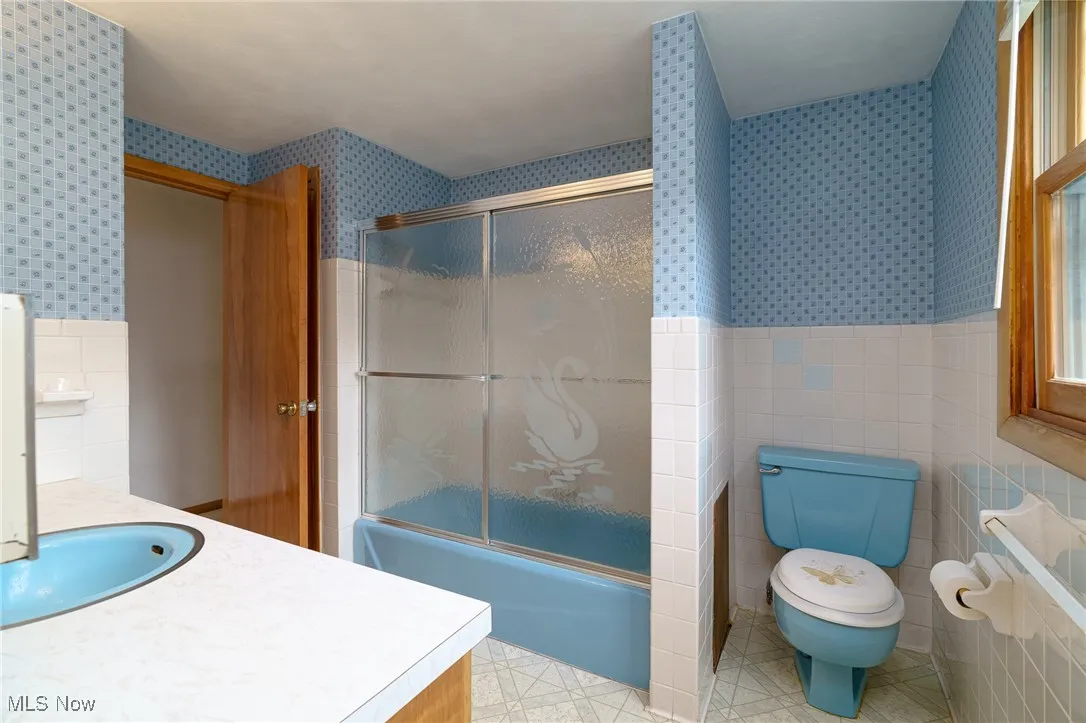 Second floor bath