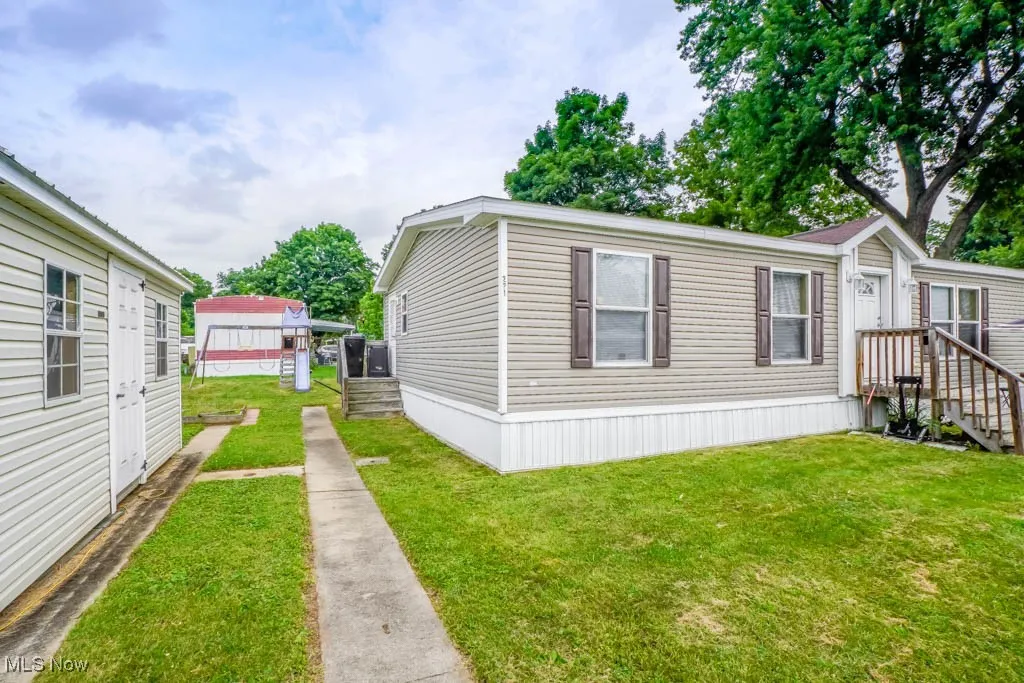 221 Sea Gull Lane, New Philadelphia, Ohio,MLS Now Listing ID