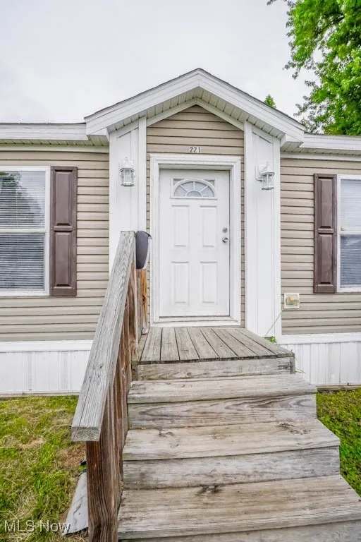 221 Sea Gull Lane, New Philadelphia, Ohio,MLS Now Listing ID