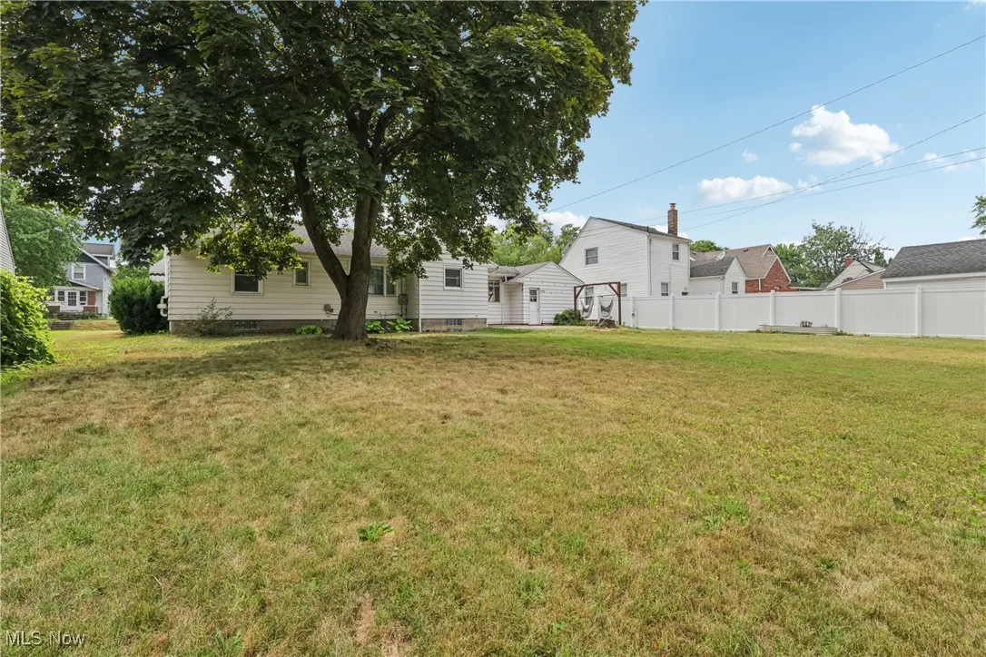 View of yard with a residential view