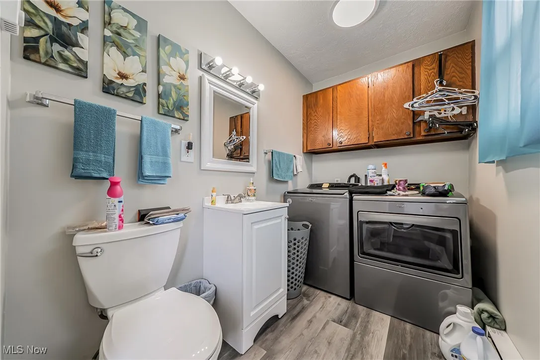 275 Sheldon Bath & Laundry