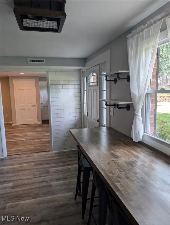 side view toward family room