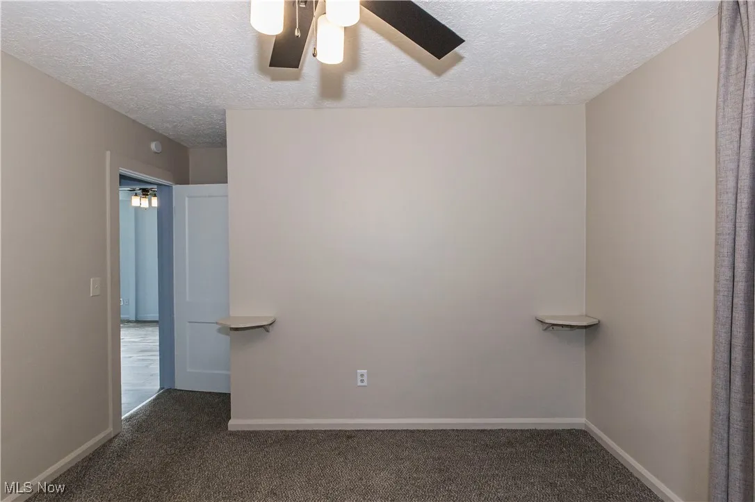 bedroom with carpet