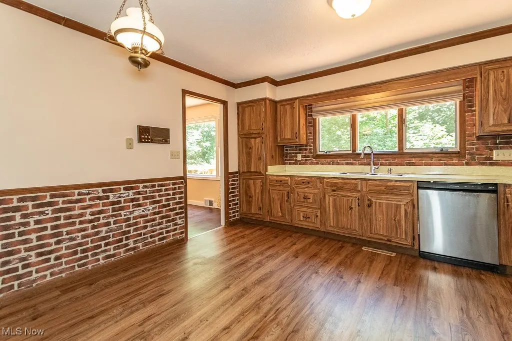 Kitchen with Eat-In Area.