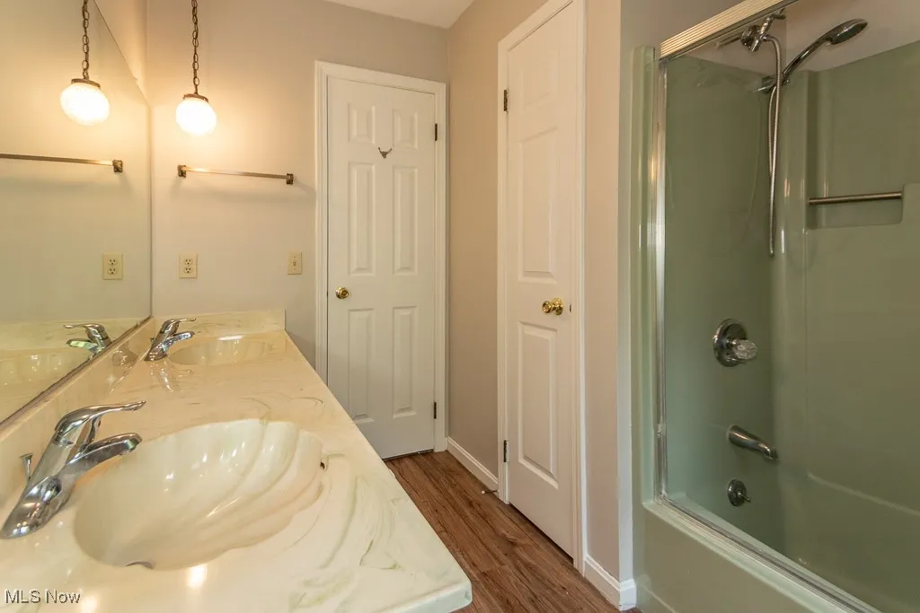 Main Bath Upstairs