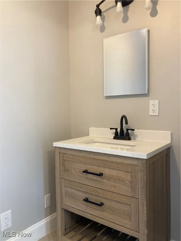 Full bath off Dining Room