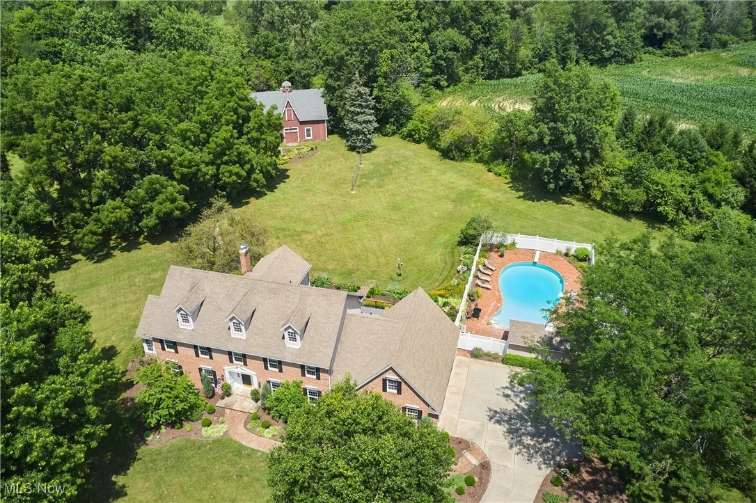 Bird's eye view of a pool area