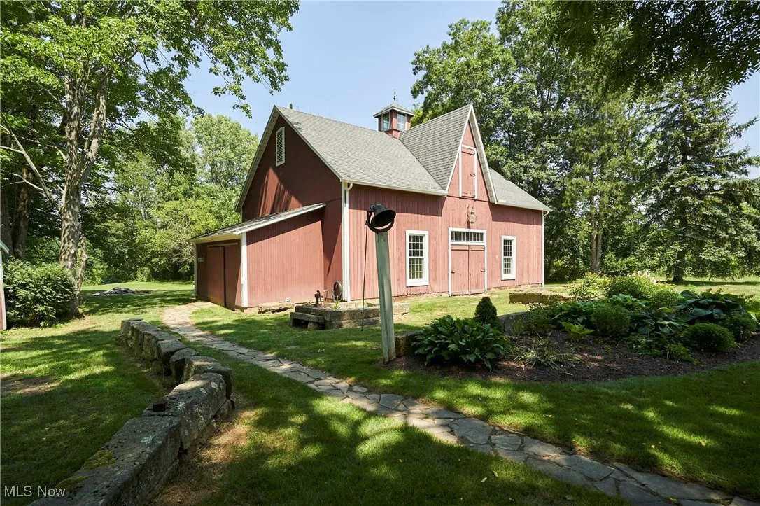 Barn