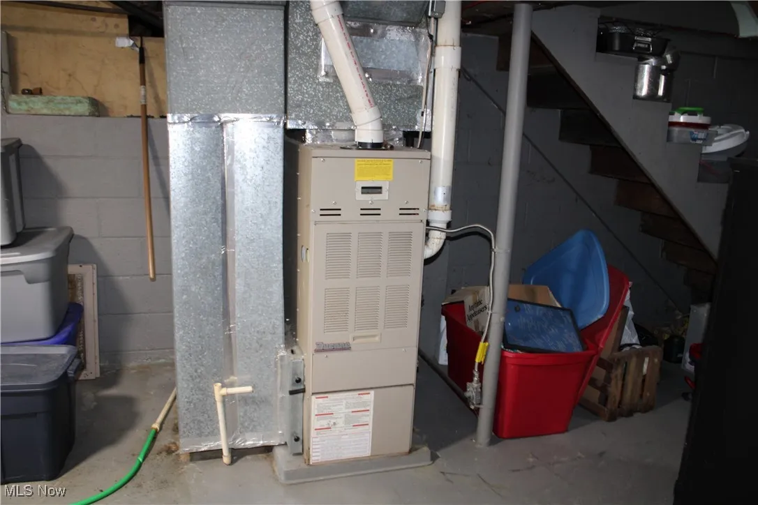 Utilities with heating unit