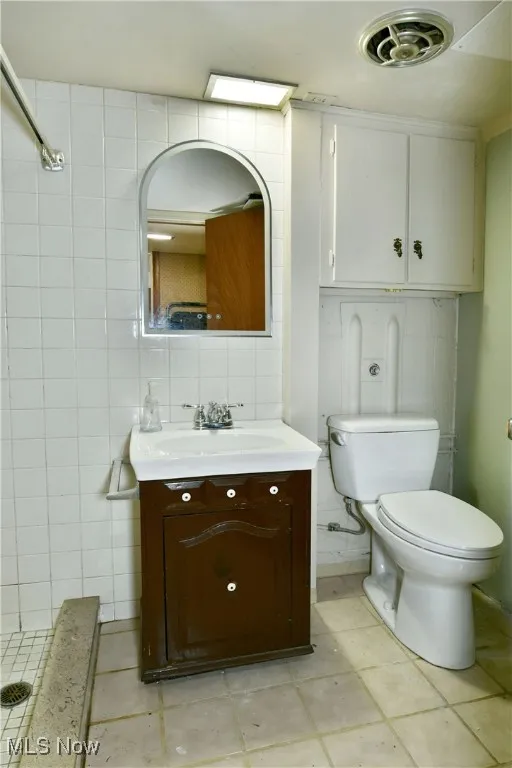 225 Sleepy Hollow Drive, Canfield, Ohio,MLS Now Listing ID