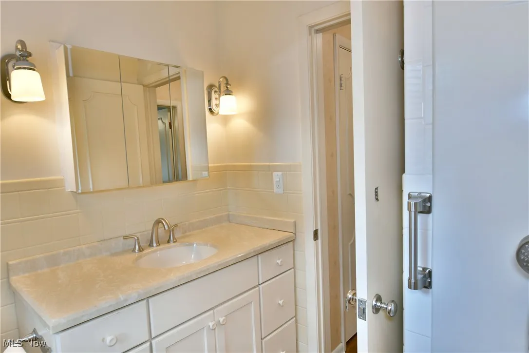 225 Sleepy Hollow Drive, Canfield, Ohio,MLS Now Listing ID