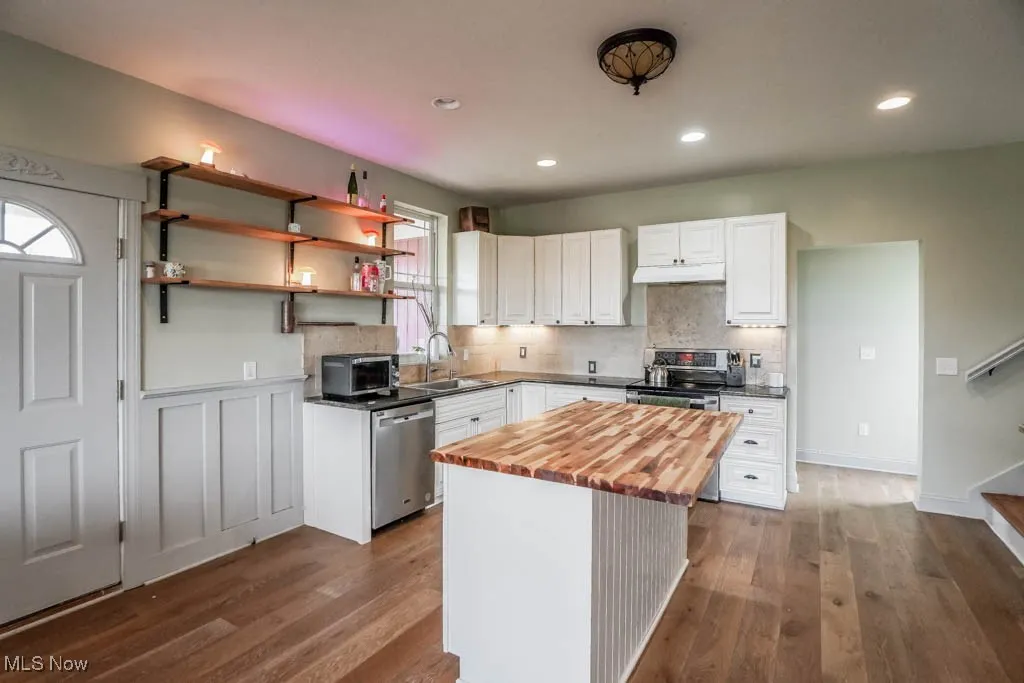 7841 State Street, Louisville, Ohio,MLS Now Listing ID