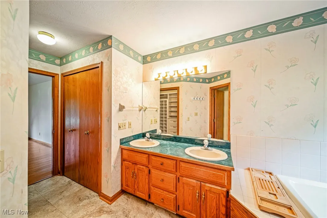2885 Valley Road, Cuyahoga Falls, Ohio,MLS Now Listing ID