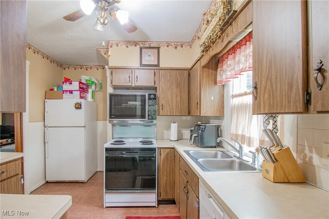 44 W Summit Street, Barberton, Ohio,MLS Now Listing ID