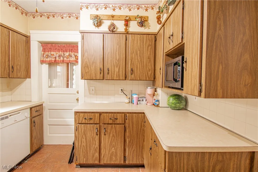 44 W Summit Street, Barberton, Ohio,MLS Now Listing ID