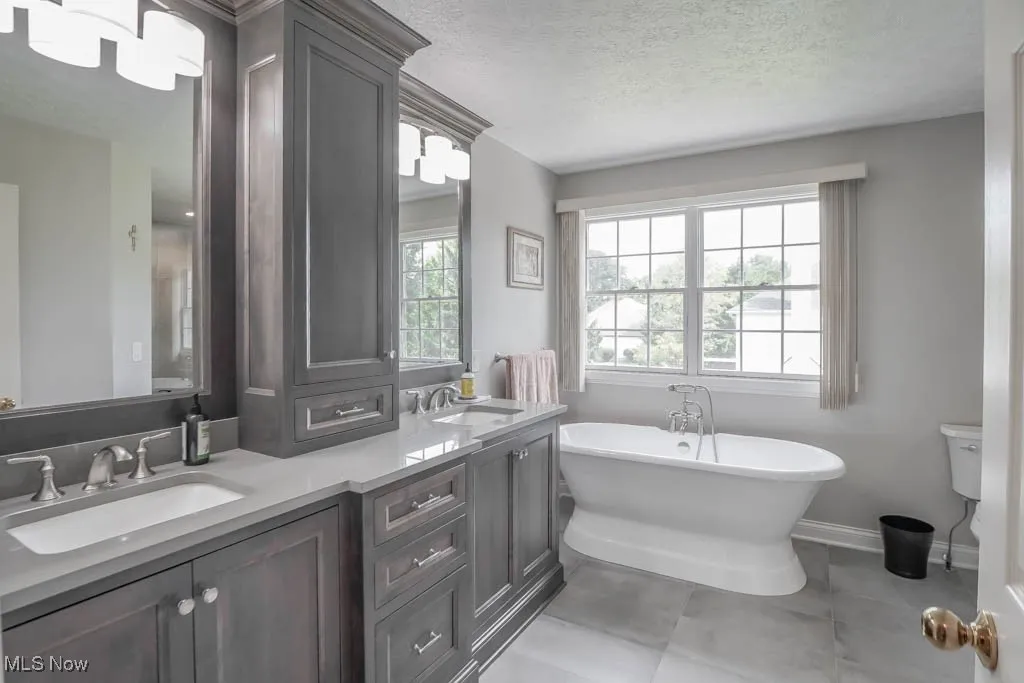 8492 Evergreen Drive, Northfield, Ohio,MLS Now Listing ID