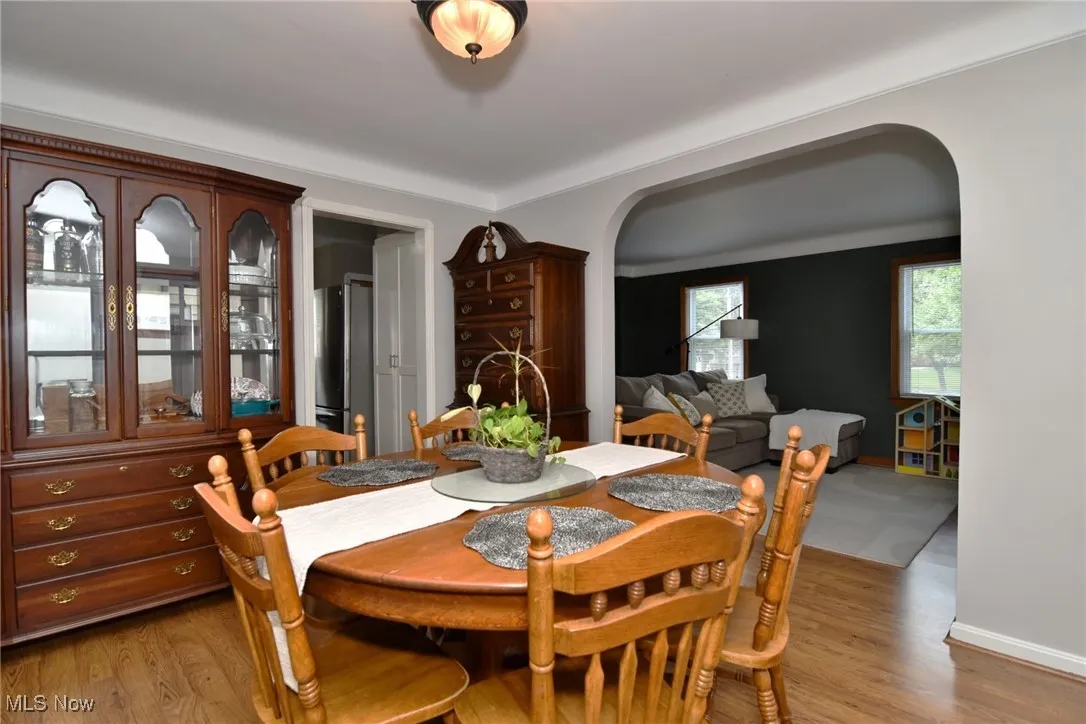 Dining area f