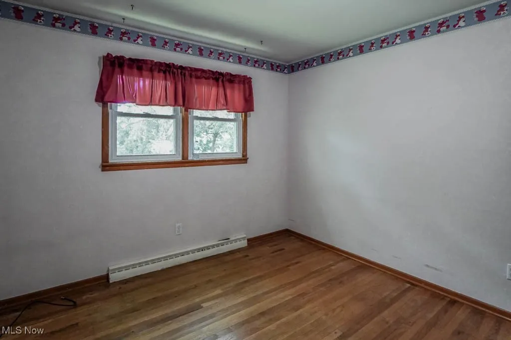 Bedroom 3/Laundry Room