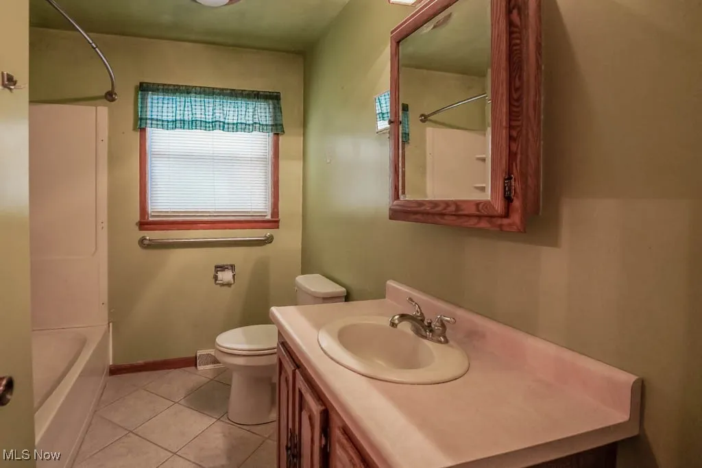 Full Bathroom