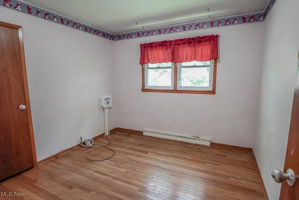 Bedroom 3/Laundry Room