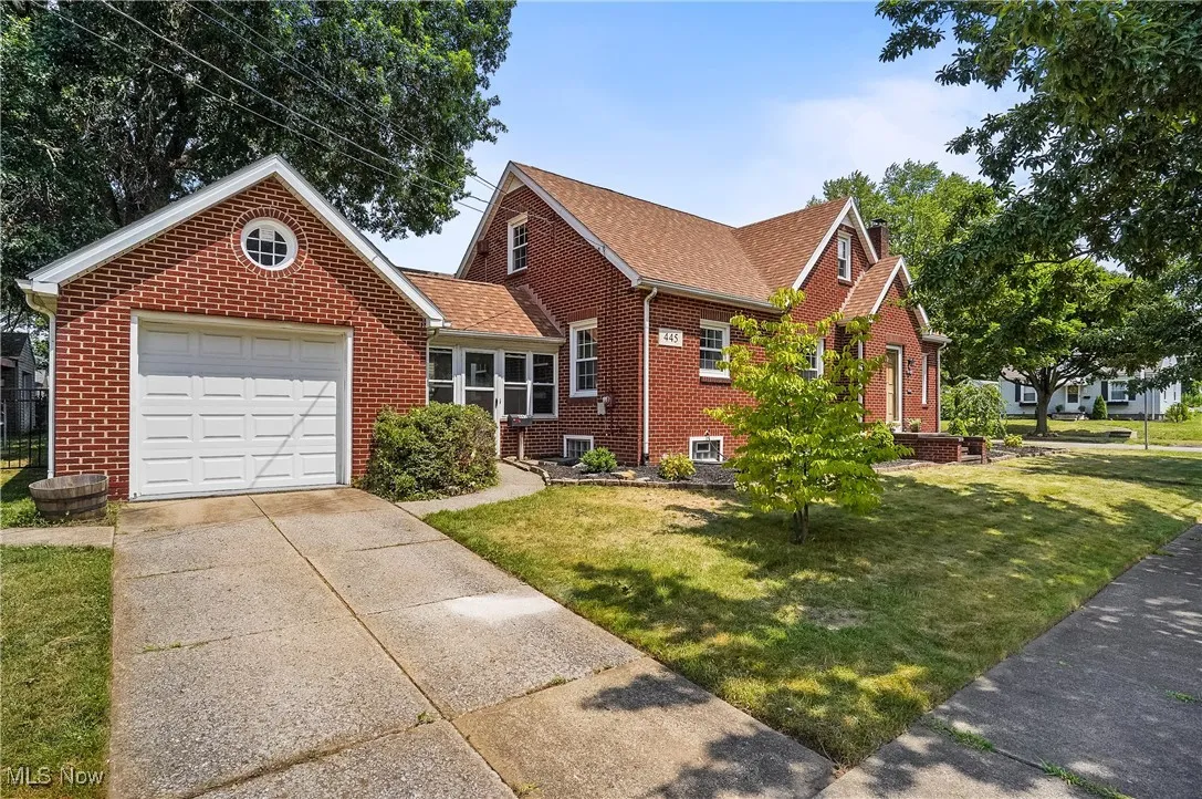 Attached Garage