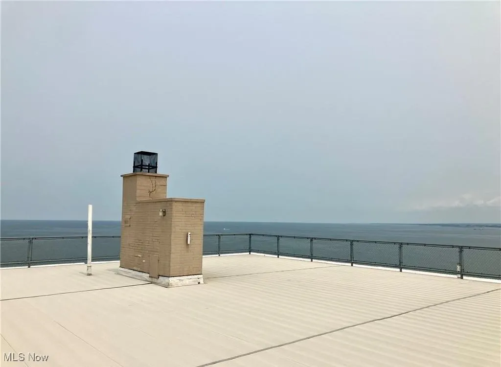 Roof top deck
