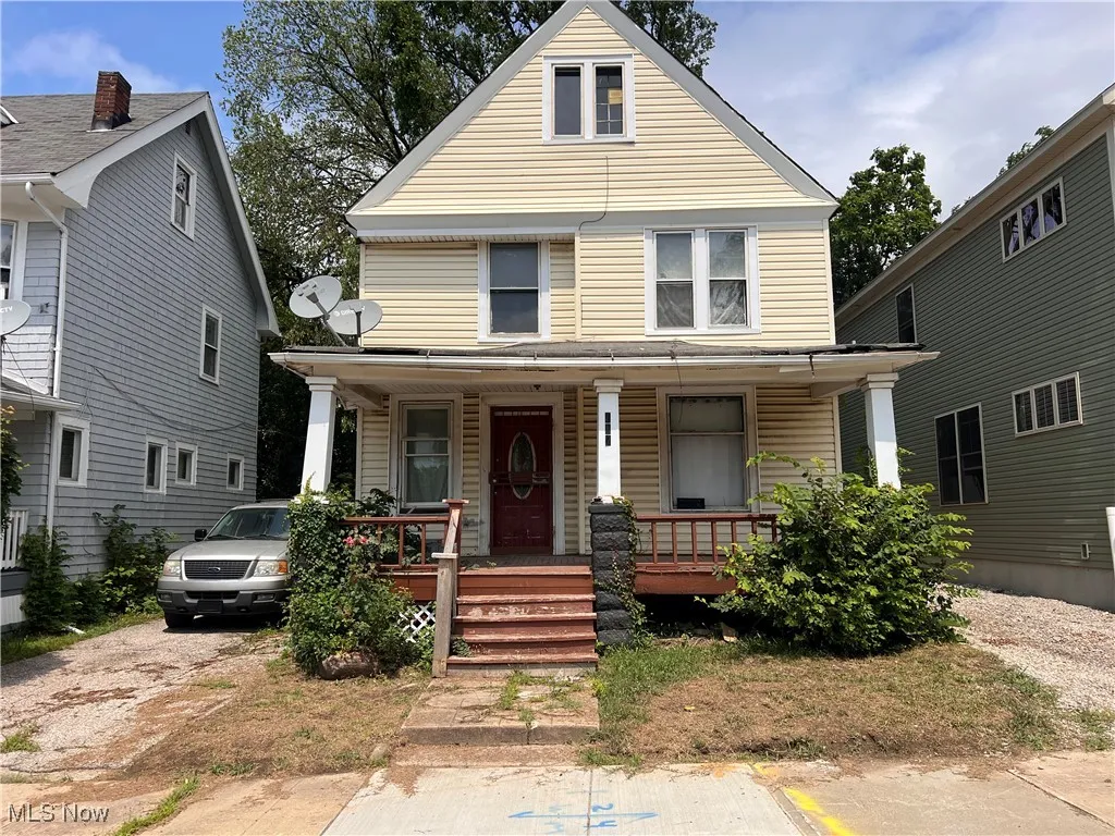 View of front of house with a porch