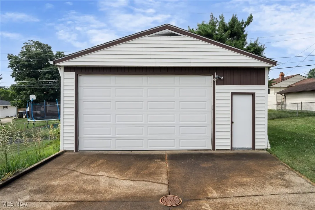 Massive 2.5 Detached Garage