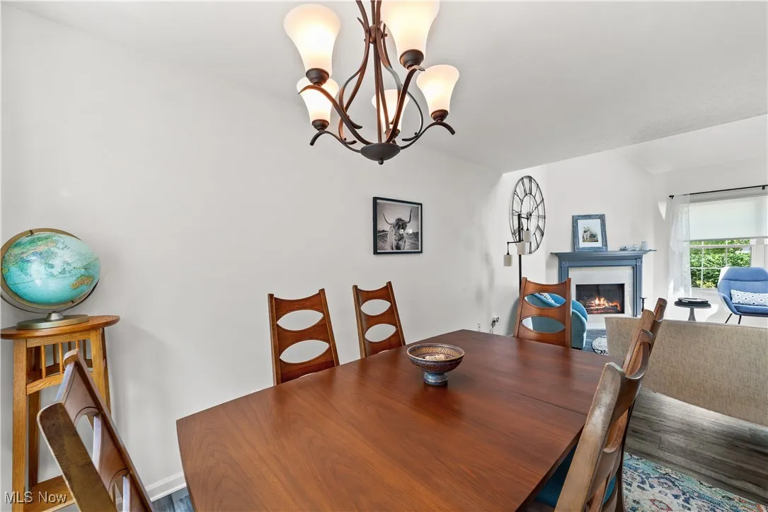 Full sized Dining Area