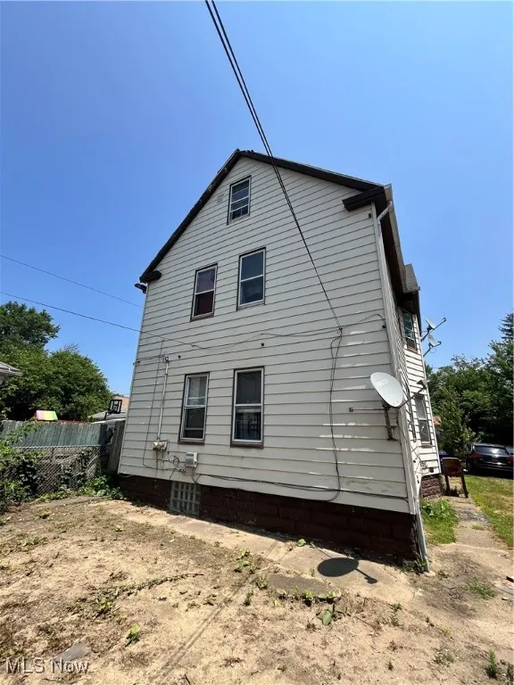 View of home's exterior