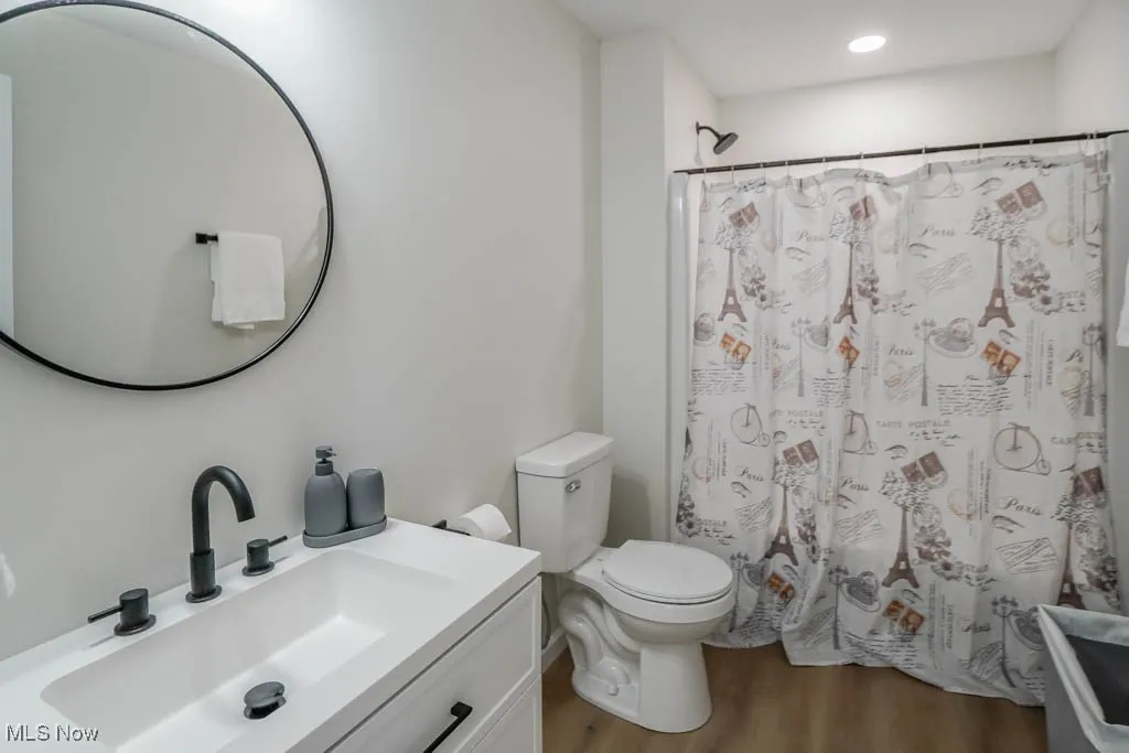 Full Bathroom