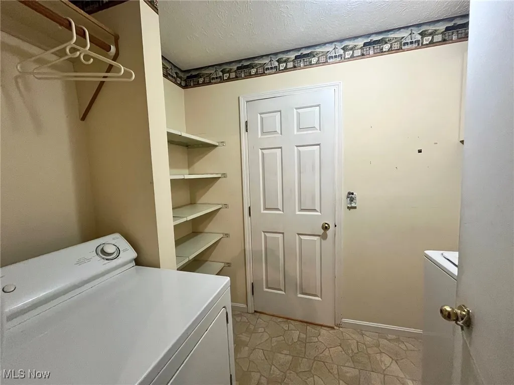 Laundry area with independent washer and dryer