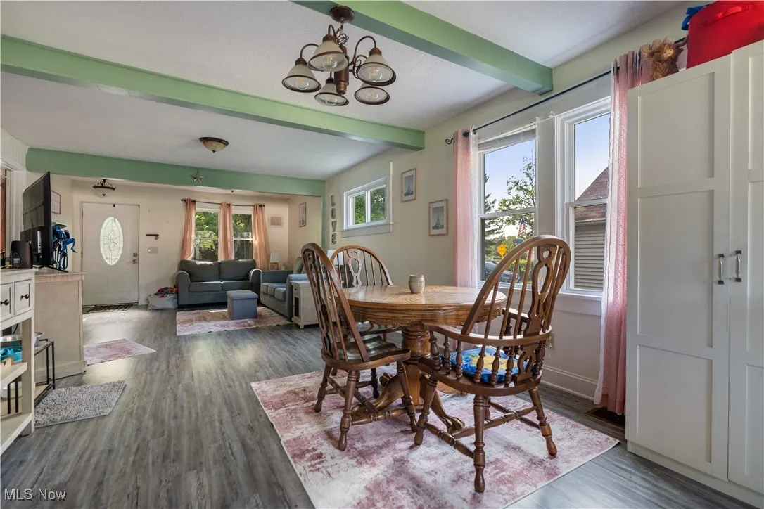 Dining space between the great room & kitchen.