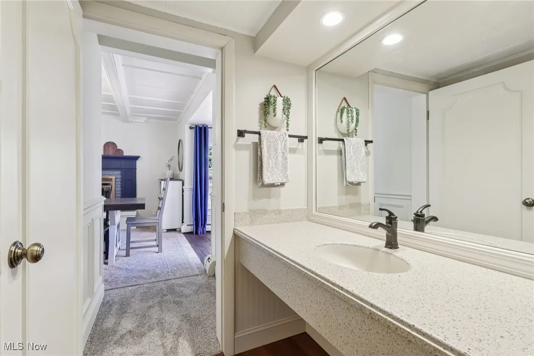 Main house - first level bath