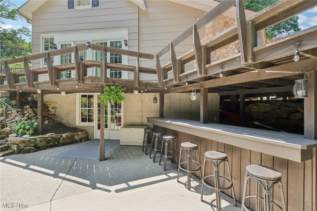 Main house - patio bar