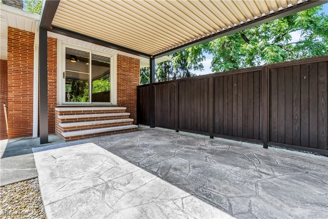 Privacy fence