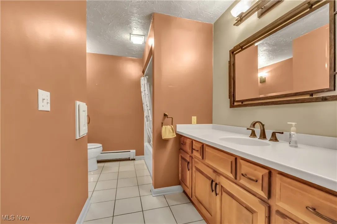 Main full bathroom